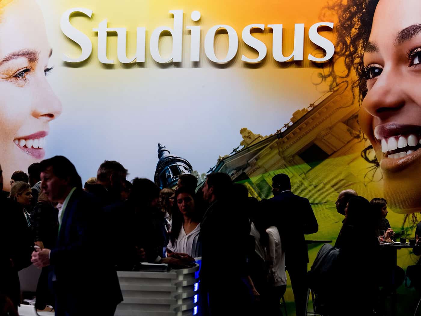 Nach Angaben des Reiseveranstalters hätten die Reisenden im Oman ohnehin bis zum kommenden Wochenende zurückkehren sollen. (Archivbild) / Foto: Soeren Stache/dpa