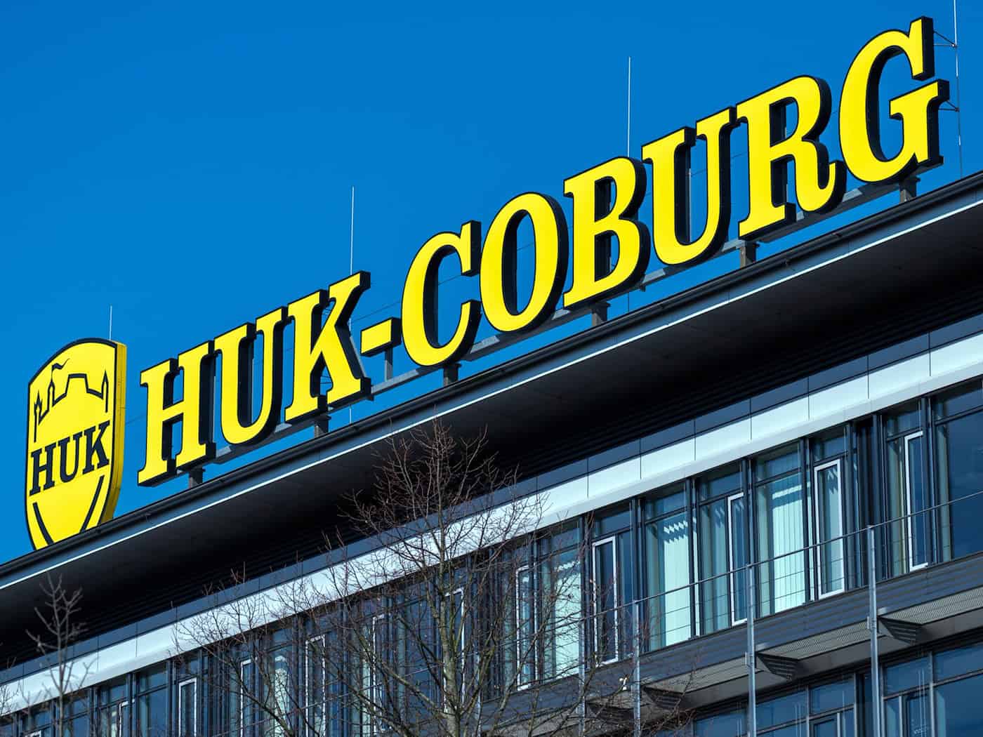 Die HUK-Coburg erwartet steigende Preise in der Kfz-Versicherung. (Archivbild) / Foto: Pia Bayer/dpa