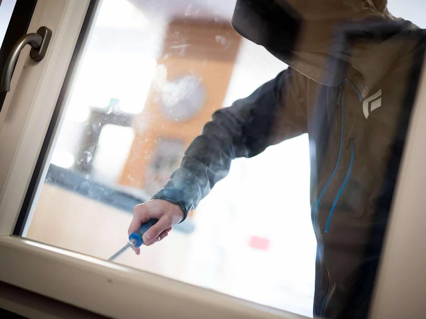 Die Krefelder Beamten fanden bei der Kontrolle im Fahrzeug Beute aus einem Einbruch in Düsseldorf. (Symbolbild) / Foto: Frank Rumpenhorst/dpa