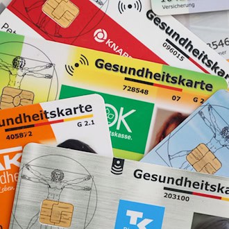 Söder will nichts an der kostenfreien Mitversicherung nicht berufstätiger Ehepartner in der Krankenkasse ändern. (Symbolbild) / Foto: ---/GKV-Spitzenverband/dpa