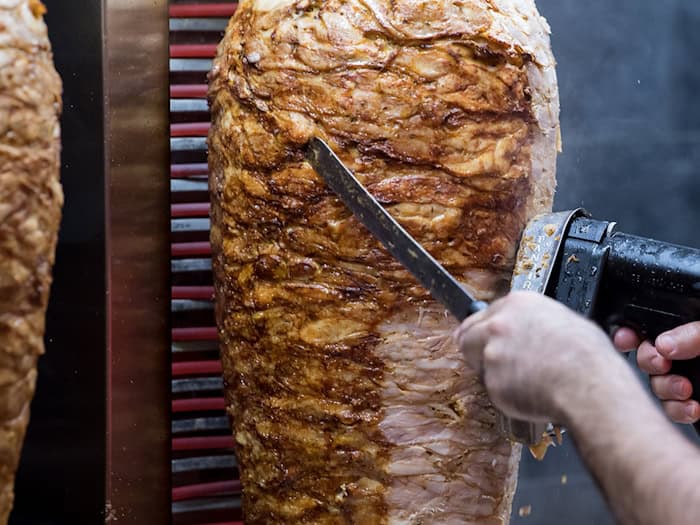Gleich mehrere Mängel entdeckten die Kontrolleure bei dem Imbiss in Ulm. (Symbolbild) / Foto: Sven Hoppe/dpa