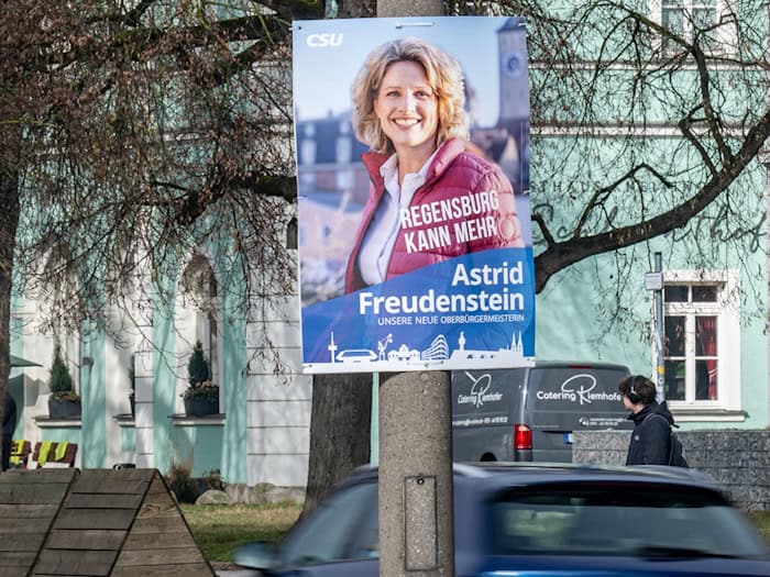 Astrid Freudenstein, CSU-Kandidatin für das Oberbürgermeisteramt in Regensburg, kam nach vorläufigem Ergebnis auf 37,4 Prozent der Stimmen. (Archivbild) / Foto: Armin Weigel/dpa