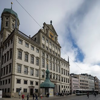 Das Augsburger Rathaus könnte künftig wieder von einem Sozialdemokraten regiert werden. (Archivbild) / Foto: Stefan Puchner/dpa
