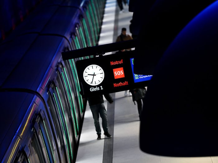 Noch fährt alles planmäßig - das soll am Mittwoch und Donnerstag anders sein.  / Foto: Sven Hoppe/dpa