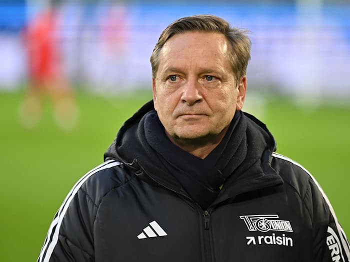 Union-Geschäftsführer Horst Heldt glaubt, dass die Debatte um die Gelb-Rote Karte für Luis Díaz Einfluss auf das Spiel gegen die Bayern haben wird. (Archivbild) / Foto: Swen Pförtner/dpa