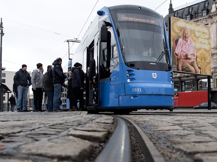 Die Tram wurde in der Arnulfstraße in der Nähe des Paketpostareals gestoppt. (Archivbild) / Foto: Sven Hoppe/dpa