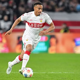 Nationalspieler Jamie Leweling ist angeschlagen. (Archivbild)  / Foto: Harry Langer/dpa