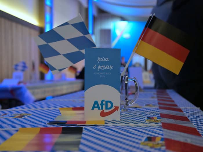 Die Ermittlungen der Polizei zu dem Vorfall laufen noch, dabei wird auch das Video geprüft. (Symbolbild) / Foto: Malin Wunderlich/dpa