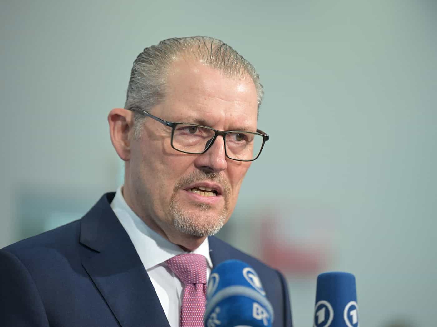 BDA-Präsident Rainer Dulger hält nichts von einer Spritpreisbremse. / Foto: Malin Wunderlich/dpa