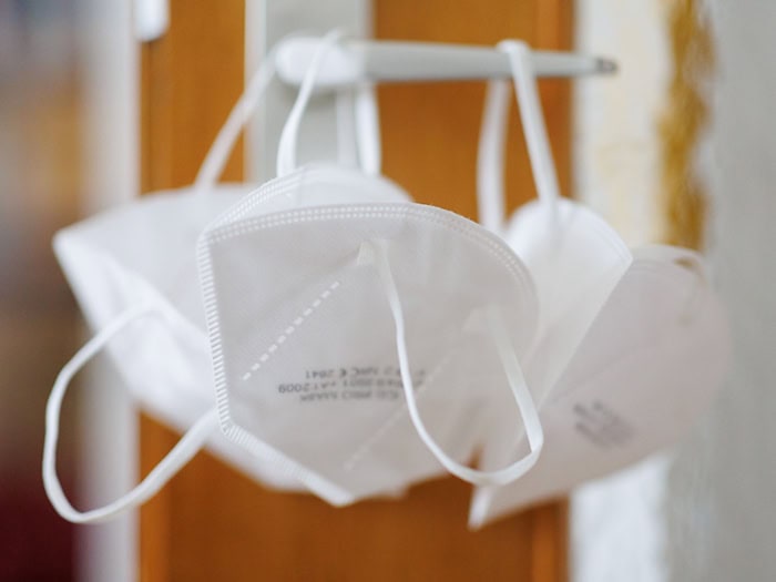 Die teuren FFP2-Masken waren kein Wucher, so die Staatsanwaltschaft Zürich.  / Foto: Daniel Karmann/dpa