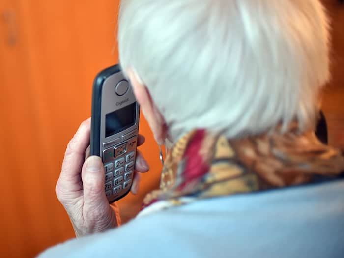 Das Beschwerde-Telefon soll es leicht machen, Missstände zu melden. (Symbolbild) / Foto: Britta Pedersen/zb/dpa