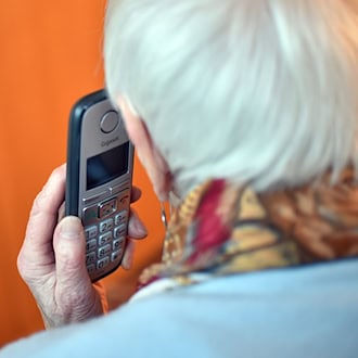 Das Beschwerde-Telefon soll es leicht machen, Missstände zu melden. (Symbolbild) / Foto: Britta Pedersen/zb/dpa