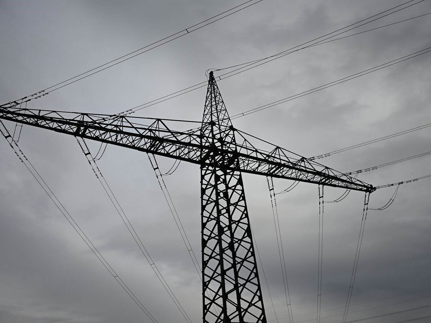 Die Einsatzkräfte sahen sich einem fiktiven Blackout in Nürnberg ausgesetzt. (Symbolbild) / Foto: Michael Brandt/dpa