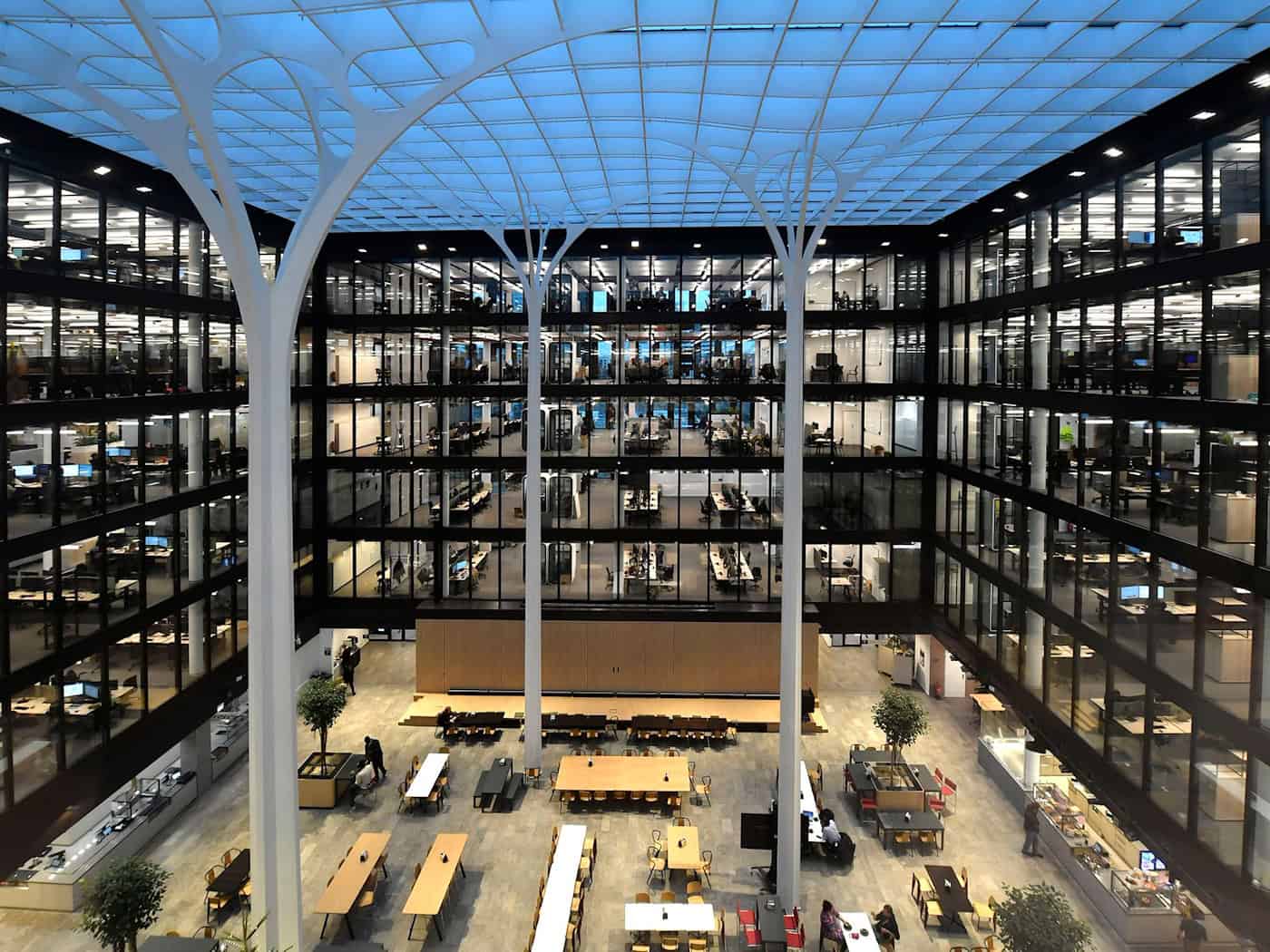 Die neue Amazon-Deutschlandzentrale. / Foto: -/Amazon/dpa