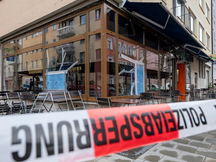 Das Gelände um das Restaurant war nach dem Anschlag abgesperrt. (Archivfoto) / Foto: Peter Kneffel/dpa