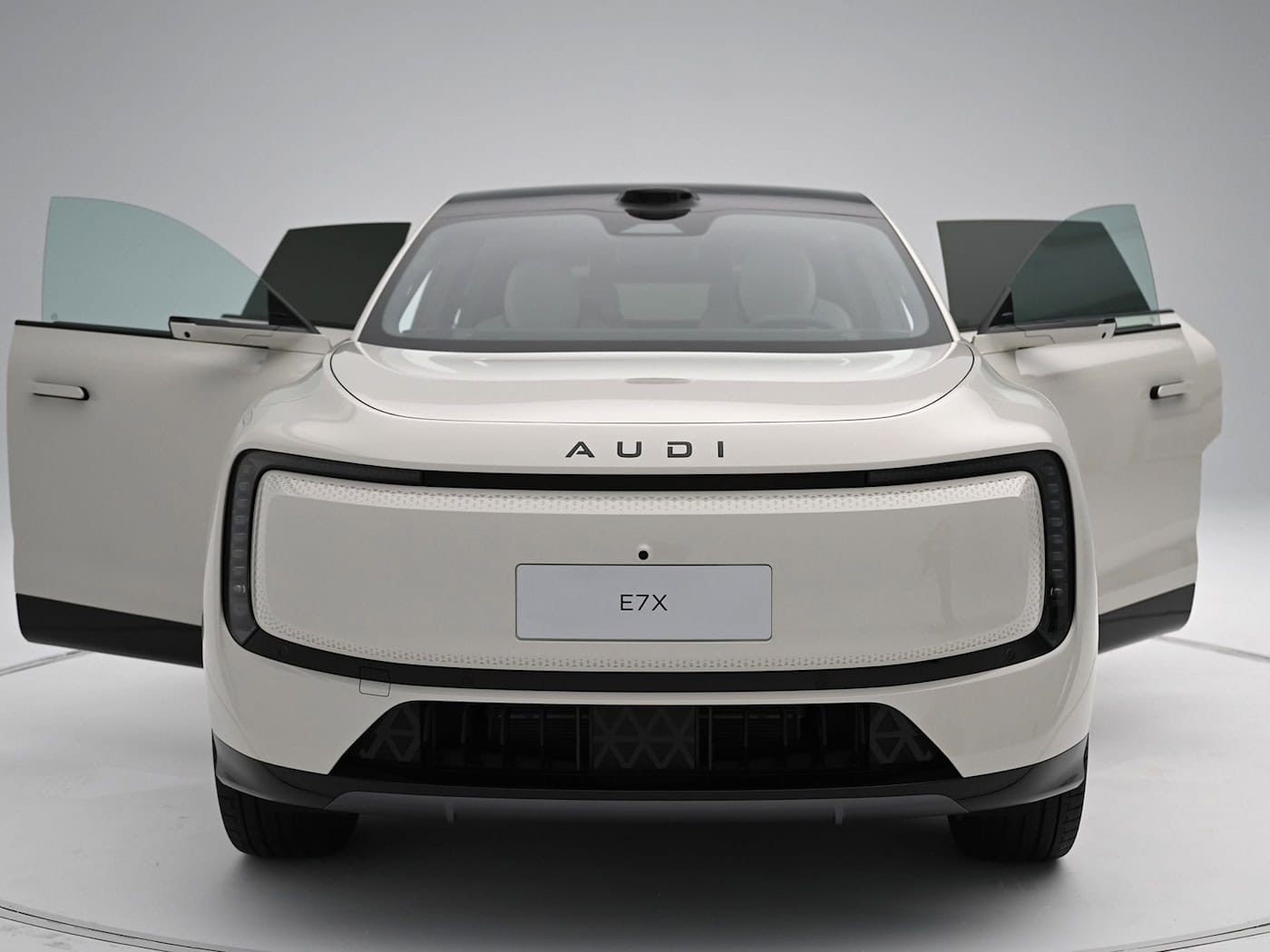 Audi ohne die vier Ringe - eine Entwicklung für den chinesischen Markt. / Foto: Johannes Neudecker/dpa