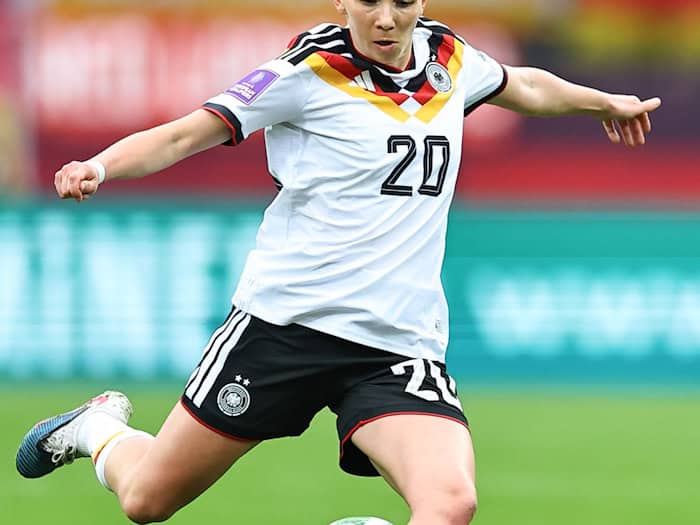 Feste Größe im deutschen Mittelfeld: Elisa Senß. / Foto: Daniel Karmann/dpa