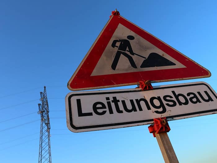 In Bayern befürchtet die Politik, dass der Ausbau Erneuerbarer Energien durch die Pläne von Bundeswirtschaftsministerin Katherina Reiche (CDU) zum Erliegen kommen könnte (Archivbild)  / Foto: Karl-Josef Hildenbrand/dpa