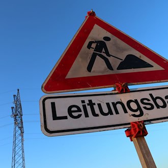 In Bayern befürchtet die Politik, dass der Ausbau Erneuerbarer Energien durch die Pläne von Bundeswirtschaftsministerin Katherina Reiche (CDU) zum Erliegen kommen könnte (Archivbild)  / Foto: Karl-Josef Hildenbrand/dpa