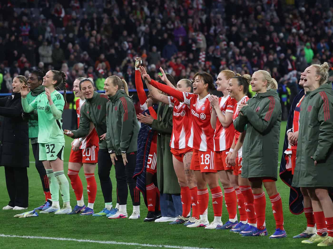 Die Freude bei den Münchnerinnen ist groß. / Foto: Karl-Josef Hildenbrand/dpa