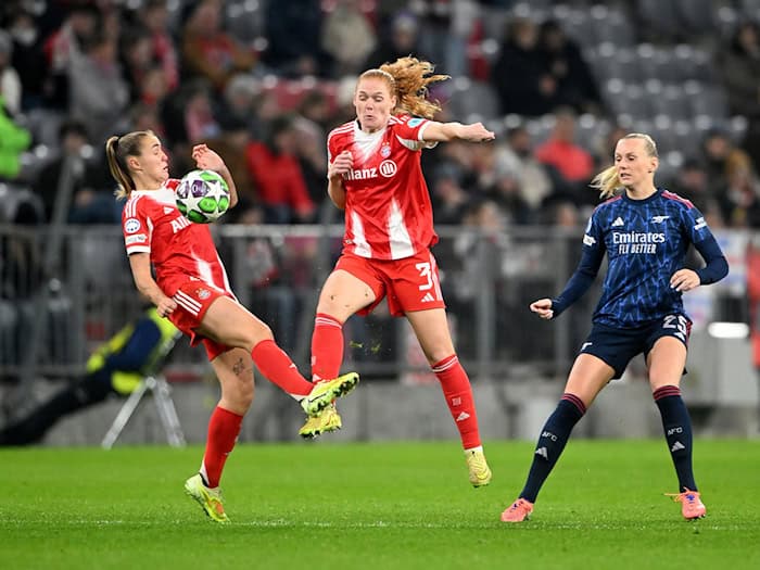 Stine Ballisager (M) zeigt vollen Einsatz für den FC Bayern. (Archivbild) / Foto: Jens Niering/dpa
