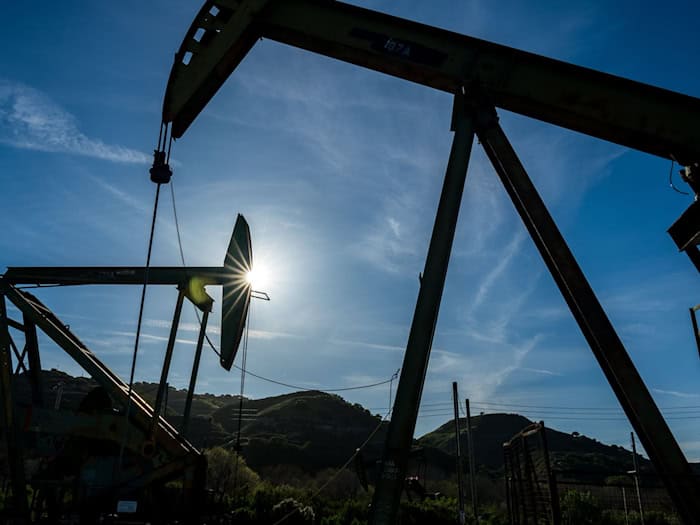 Kasachstan ist ein wichtiger Exporteur für Rohöl - künftig soll noch mehr davon nach Bayern geliefert werden. (Illustration) / Foto: Nic Coury/AP/dpa