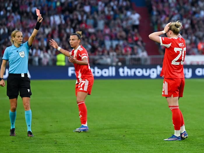 Debatte ums Zopf-Zupfen: Wut und Hoffnung bei Bayern-Team