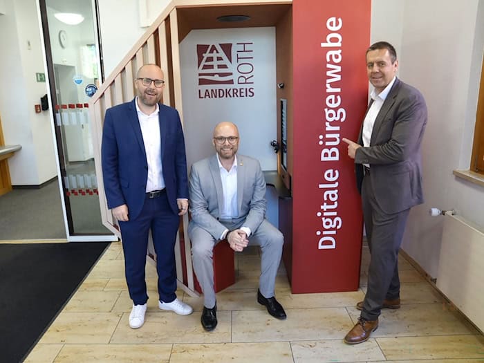 Die «Bürgerwabe» soll die Digitalisierung im Landkreis Roth vorantreiben.  / Foto: Petra Schoplocher/Landratsamt Roth/dpa