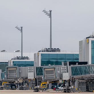 Der Erweiterungsbau des Münchner Flughafens ist eröffnet - eine Woche vor der Inbetriebnahme.  / Foto: Peter Kneffel/dpa