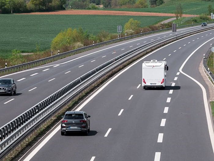 An der Autobahn 73 soll eine Tank- und Rastanlage entstehen. (Symbolbild) / Foto: Daniel Vogl/dpa