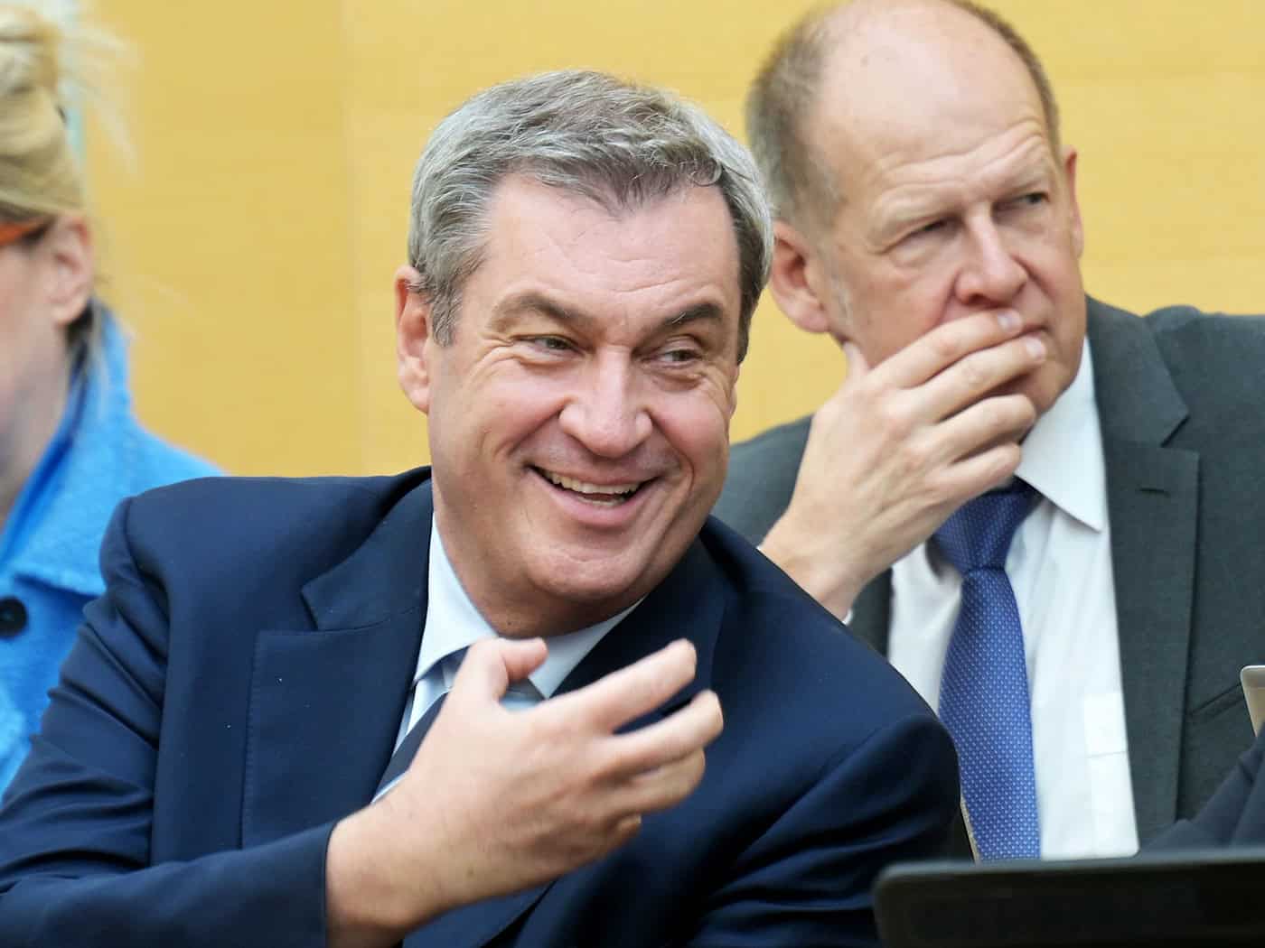 Markus Söder zeigt sich wieder ohne Bart im Landtag. / Foto: Malin Wunderlich/dpa