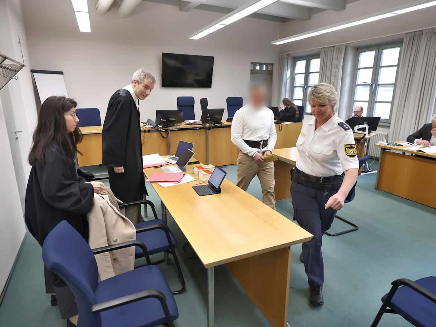 Wegen Doppelmordes an seiner Großmutter und deren Mann muss sich der Angeklagte vor dem Landgericht Memmingen verantworten. (Archivbild) / Foto: Karl-Josef Hildenbrand/dpa