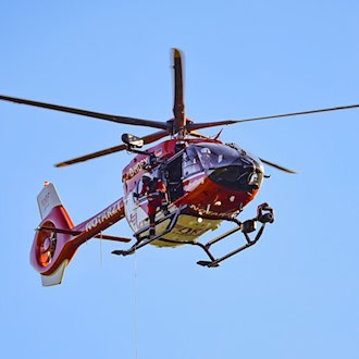 Ein Rettungshubschrauber brachte das schwer verletzte Kind in eine Klinik. (Symbolbild) / Foto: Christoph Reichwein/dpa