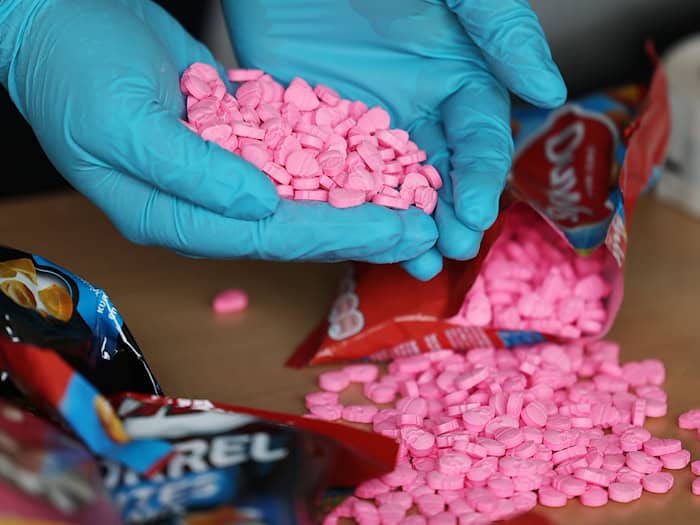 In Oberfranken sollen Drogen gezielt an Kinder und Jugendliche verkauft worden sein. / Foto: Oliver Berg/dpa