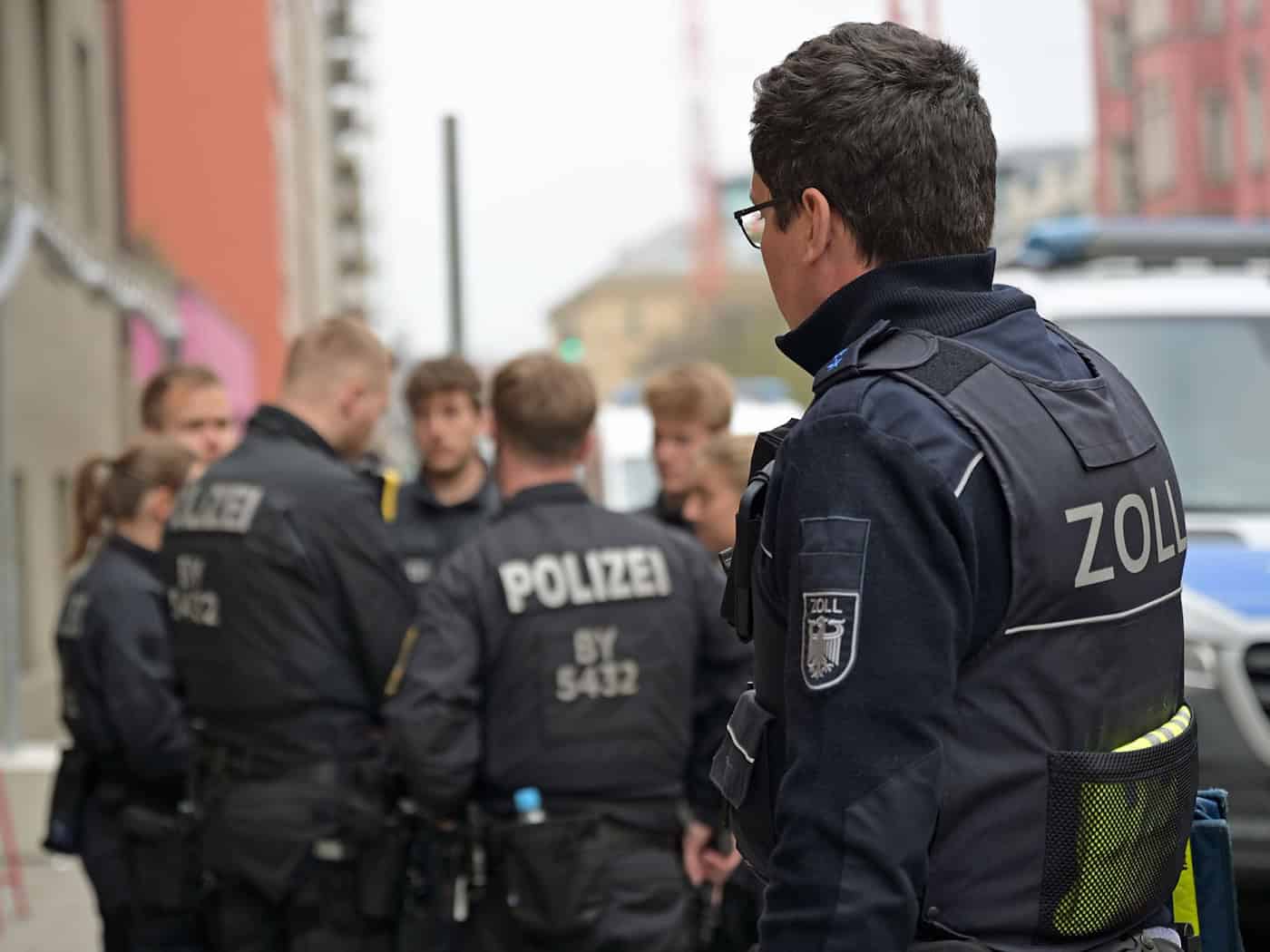 Rund 400 Kräfte kamen von der Polizei, etwa 130 weitere vom Zoll. (Archivbild) / Foto: Malin Wunderlich/dpa