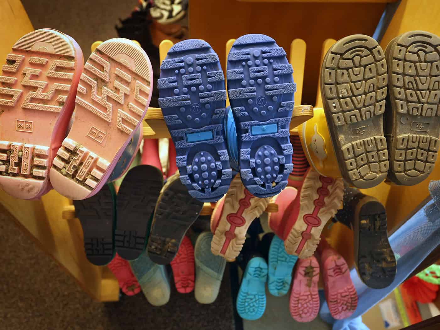 Die Ermittlungen zu einer Kita in Unterfranken, in der Kinder misshandelt worden sein sollen, wurden eingestellt. (Symbolbild) / Foto: Karl-Josef Hildenbrand/dpa