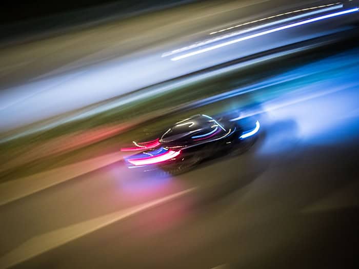 Mit über 200 Kilometern pro Stunde ist der Fahranfänger vor der Polizei geflohen. (Symbolbild)  / Foto: Frank Rumpenhorst/dpa