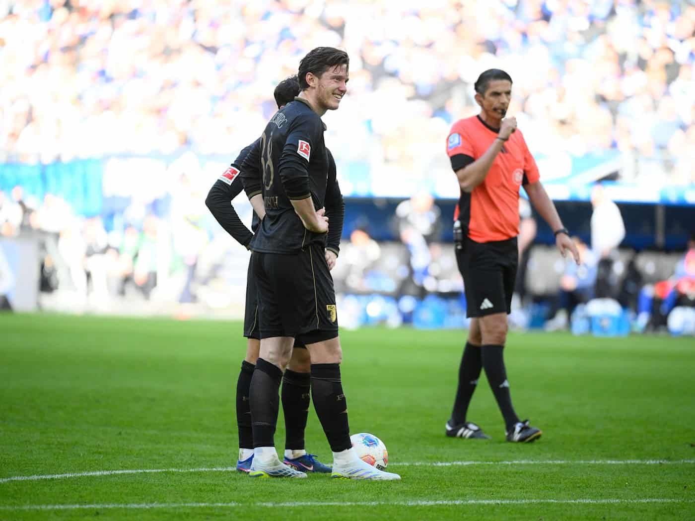 Fiel mit einer fairen Geste positiv auf: Michael Gregoritsch. / Foto: Gregor Fischer/dpa