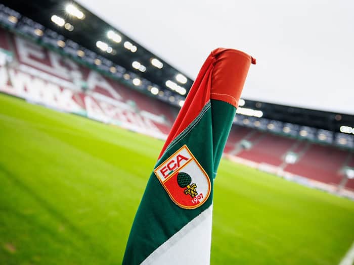 Der FC Augsburg holt einen Nachwuchsprofi von RB Leipzig. (Archivbild) / Foto: Matthias Balk/dpa