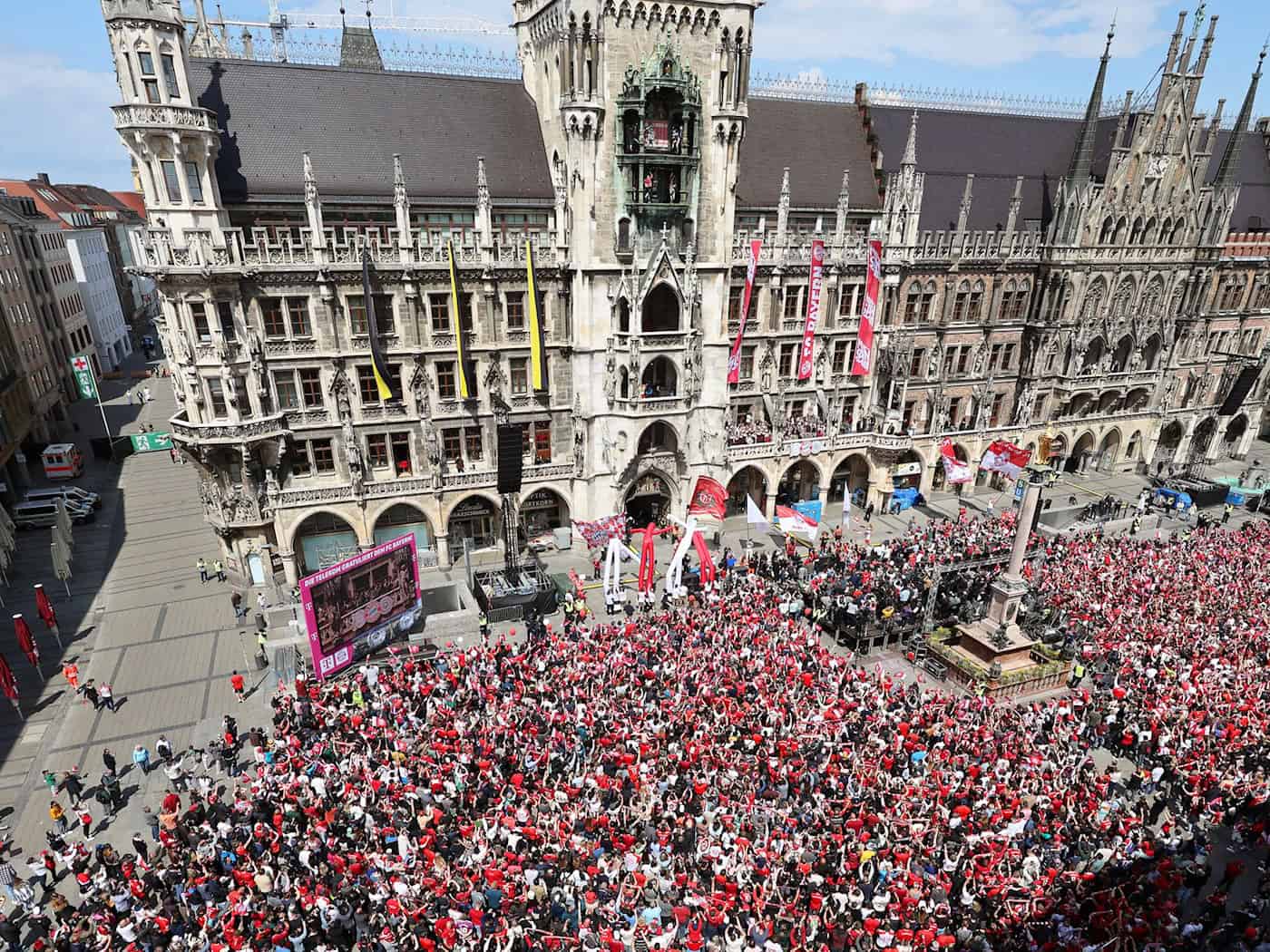 So sah es bei der Bayern-Party 2025 auf dem Marienplatz aus. (Archivbild) / Foto: Daniel Löb/dpa