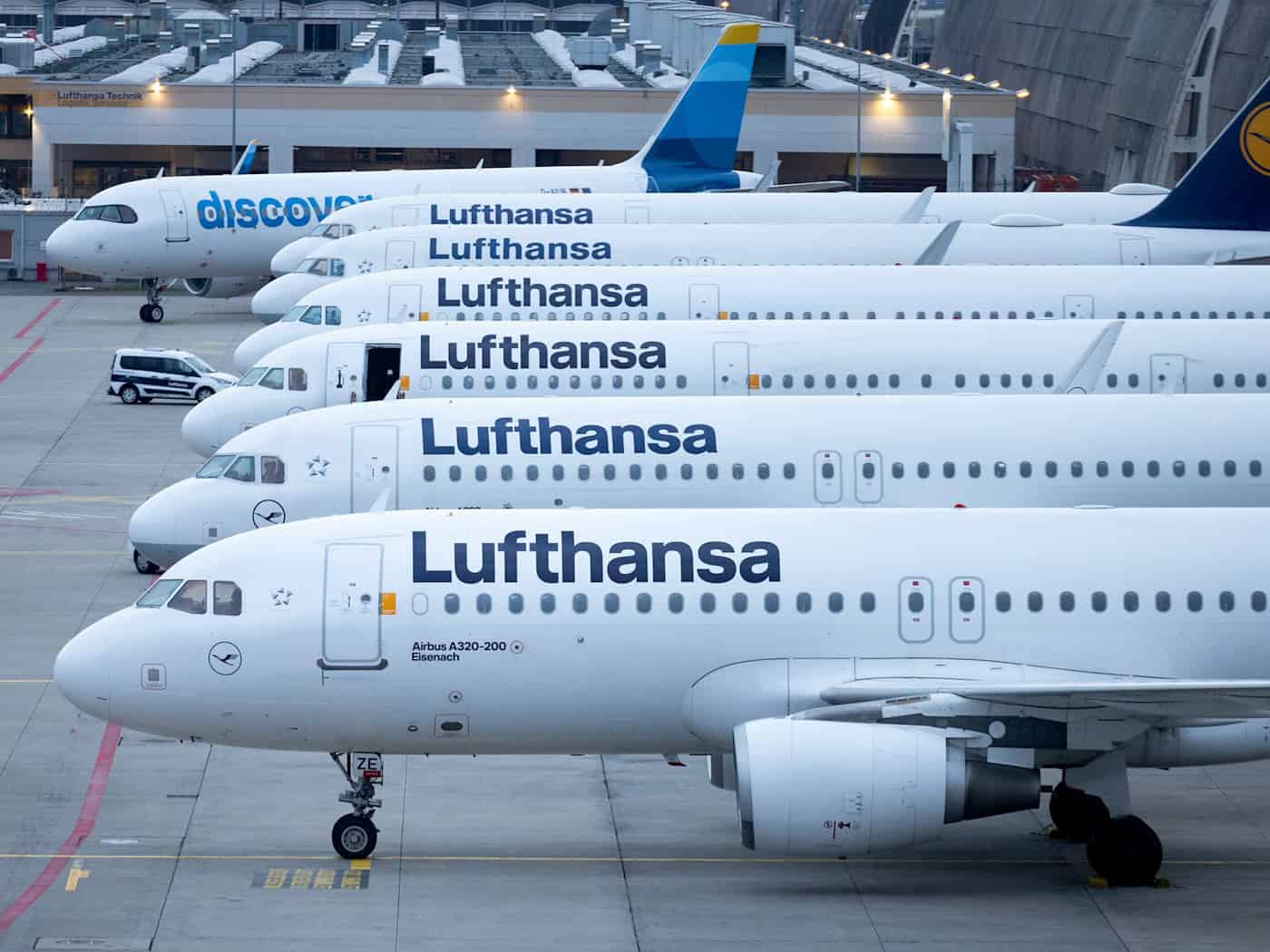Stehen am Freitag wieder zahlreiche Lufthansa-Jets still? (Archivbild) / Foto: Lando Hass/dpa