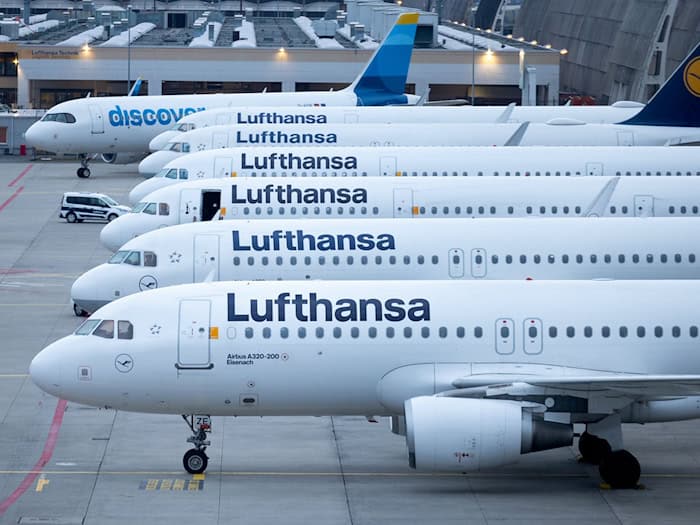 Stehen am Freitag wieder zahlreiche Lufthansa-Jets still? (Archivbild) / Foto: Lando Hass/dpa