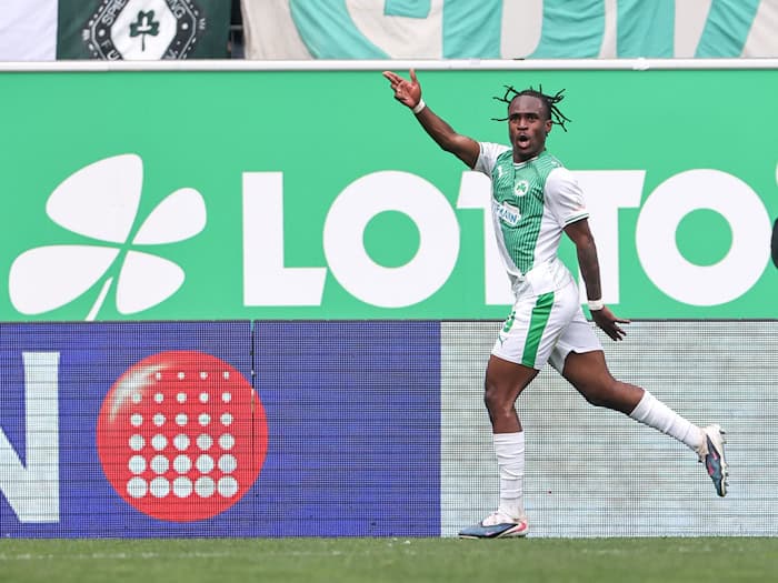Fürths Noel Futkeu jubelt nach einer Gala-Vorstellung gegen Darmstadt. / Foto: Daniel Löb/dpa
