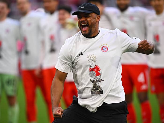 Vincent Kompany geht nach der gewonnenen Meisterschaft aus sich heraus. / Foto: Tom Weller/dpa