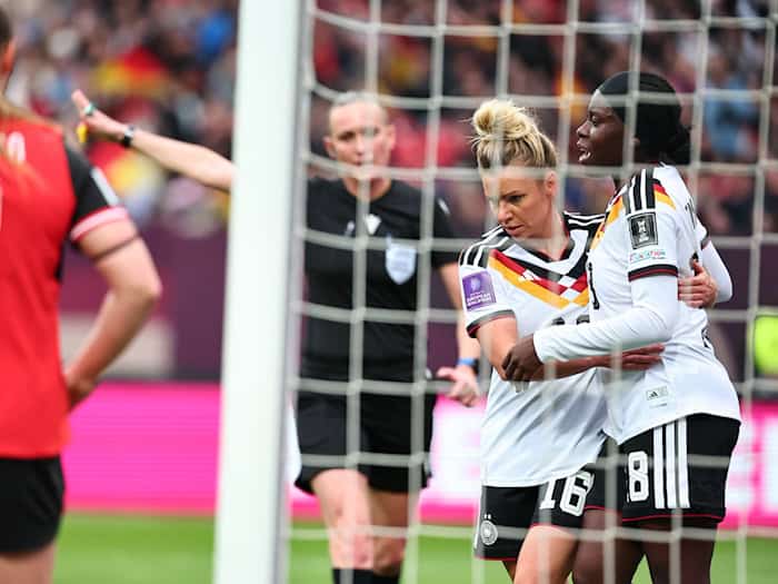 Traf zum 1:0: Nicole Anyomi. / Foto: Daniel Karmann/dpa