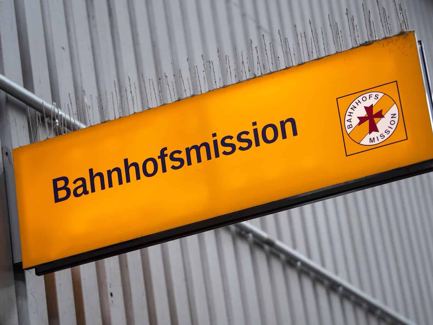 Die Hilfe der Bahnhofsmissionen in Bayern ist immer öfter gefragt. (Archivbild) / Foto: Sven Hoppe/dpa