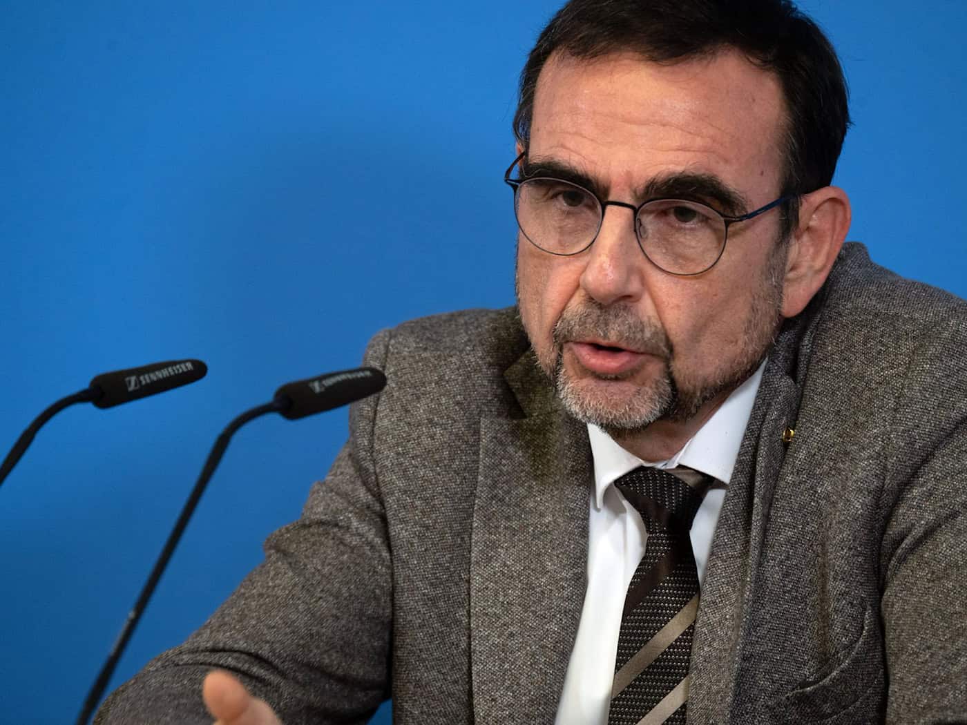 Der CSU-Politiker Klaus Holetschek plädiert für die Abschaffung des Numerus Clausus beim Medizinstudium. (Archivbild) / Foto: Pia Bayer/dpa