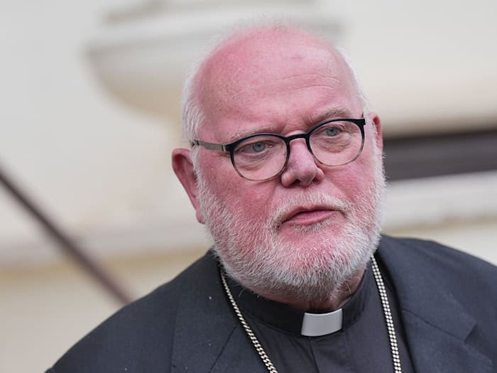 Kardinal Reinhard Marx würdigt zu Ostern die Arbeit der Einsatzkräfte. (Archivbild) / Foto: Michael Kappeler/dpa