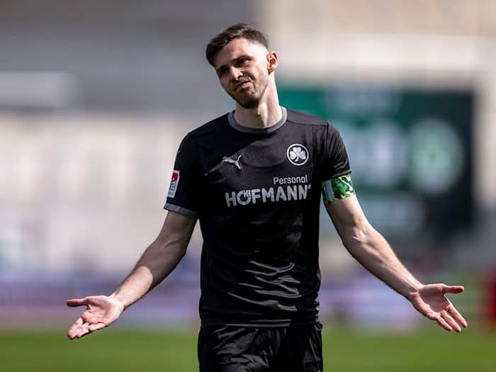 Hatte kein Schussglück: Fürths Branimir Hrgota. / Foto: David Inderlied/dpa