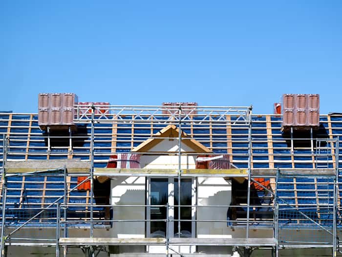 Der Eigenheimkauf ist vor allem in Bayerns Ballungsräumen für viele nahezu unbezahlbar. (Symbolbild) / Foto: Sven Hoppe/dpa
